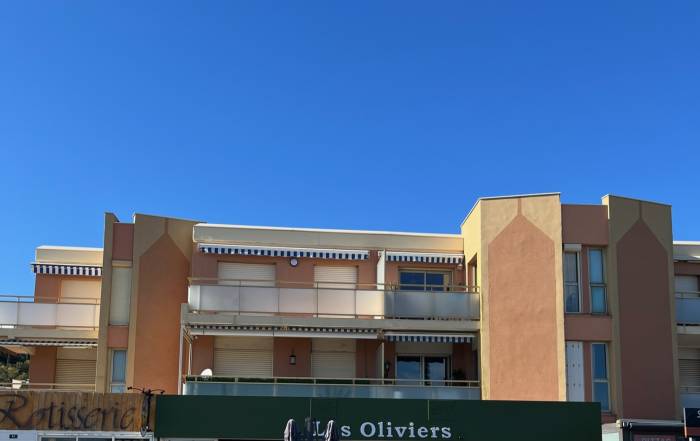 Le Bouche &agrave; Oreille