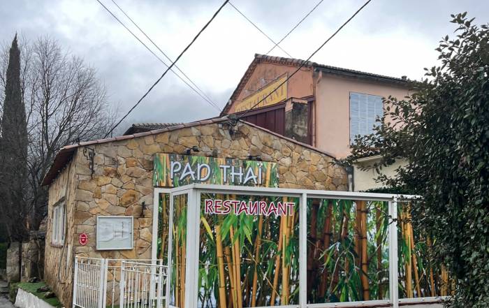 Le Bouche &agrave; Oreille