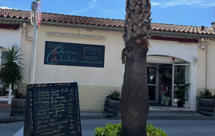 Le Bouche &agrave; Oreille