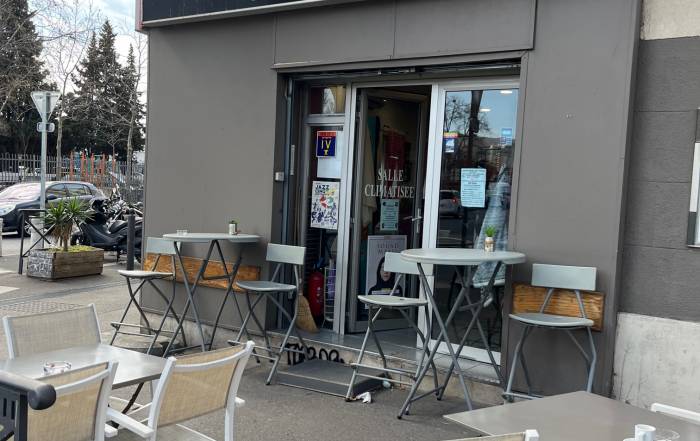 Le Bouche &agrave; Oreille