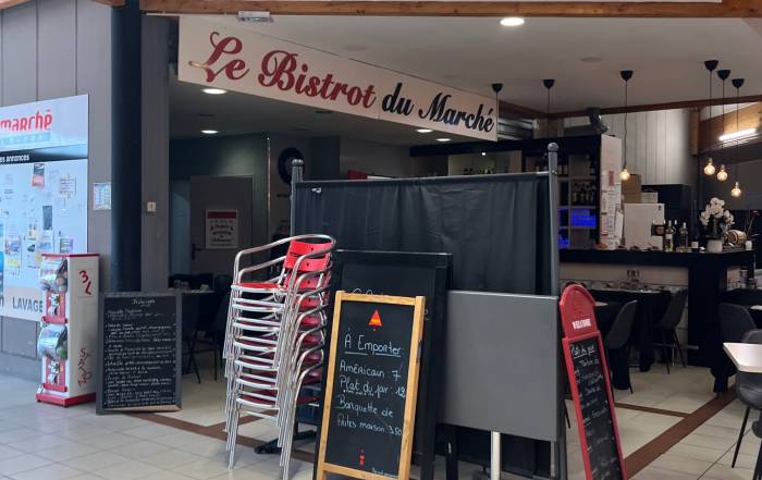 Le Bouche &agrave; Oreille