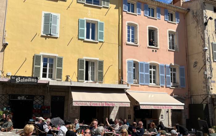 Le Bouche &agrave; Oreille