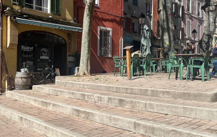 Le Bouche &agrave; Oreille