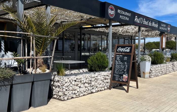 Le Bouche &agrave; Oreille