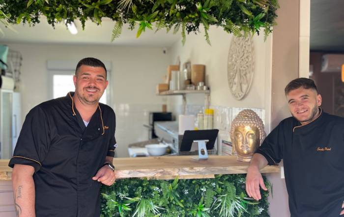 Le Bouche à Oreille