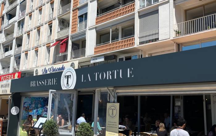 Le Bouche &agrave; Oreille