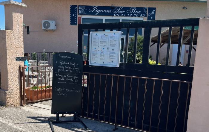 Le Bouche &agrave; Oreille