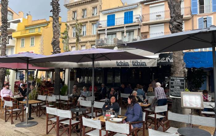 Le Bouche &agrave; Oreille