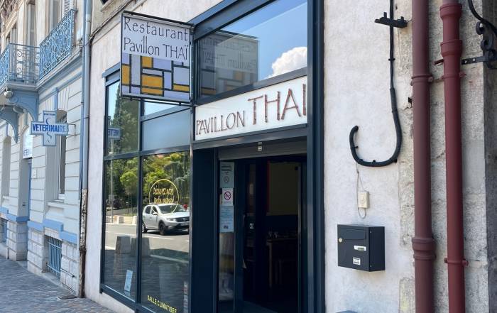 Le Bouche &agrave; Oreille