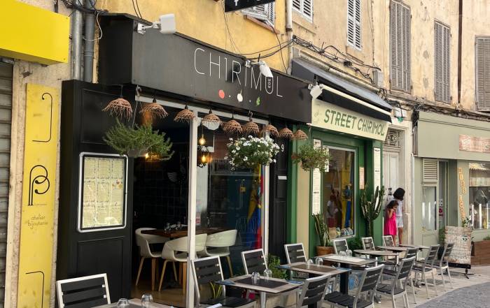 Le Bouche &agrave; Oreille