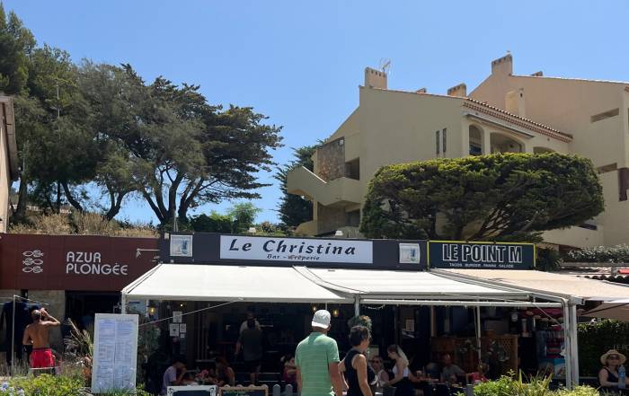 Le Bouche &agrave; Oreille