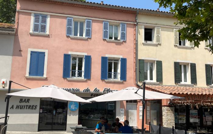 Le Bouche &agrave; Oreille