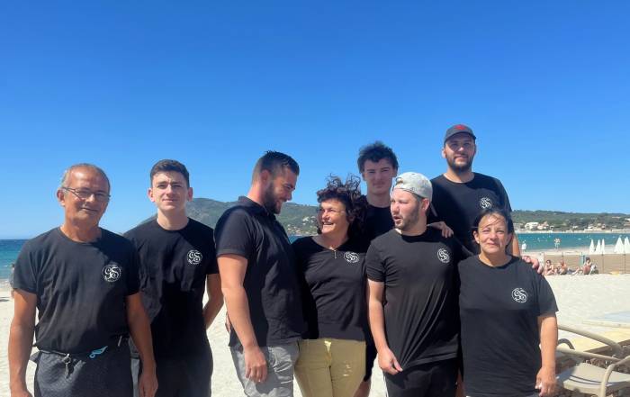 Le Bouche à Oreille