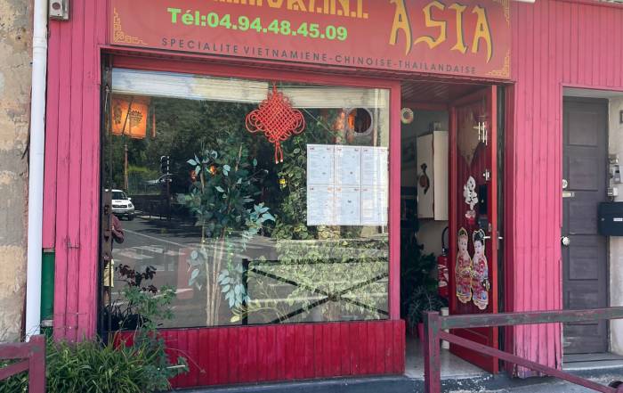 Le Bouche &agrave; Oreille