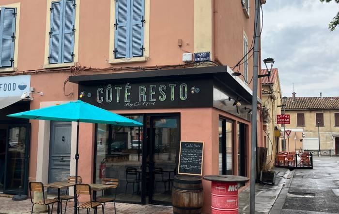 Le Bouche &agrave; Oreille