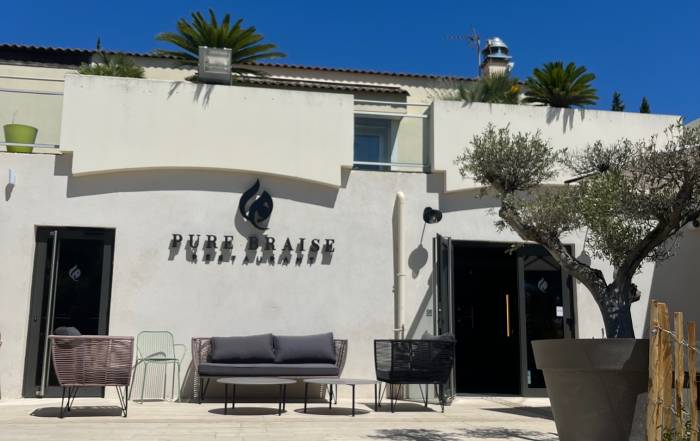 Le Bouche &agrave; Oreille