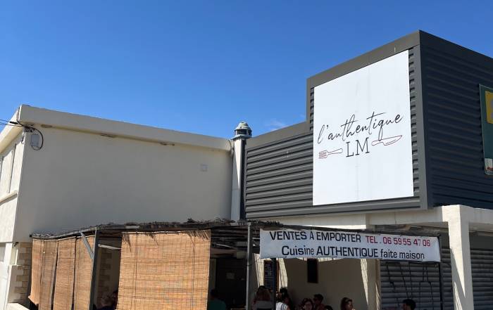 Le Bouche &agrave; Oreille